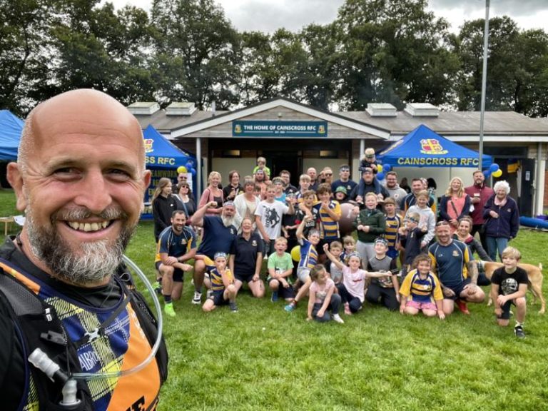 Cainscross Rugby Club with Tim Tunnicliff on The Great Rugger Run